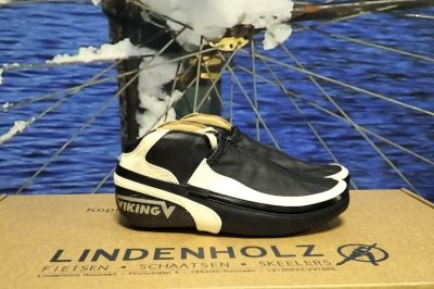 Viking schaatsschoenen en klaponderstellen Lindenholz Rouveen