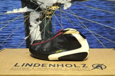 Viking schaatsschoenen en klaponderstellen Lindenholz Rouveen